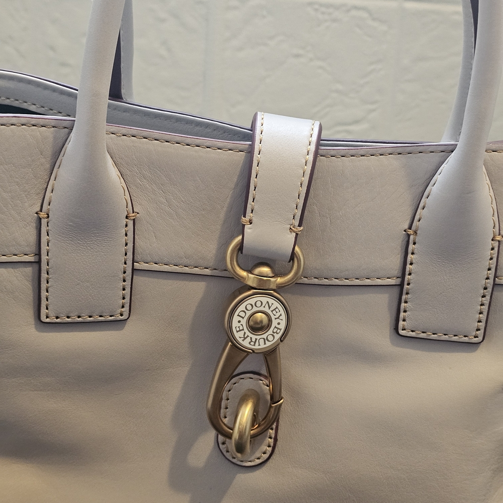 Dooney & Bourke Florentine Leather Cream Satchel with Gold Accents NWOT - Picture 3 of 14